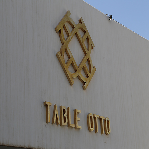 Table Otto